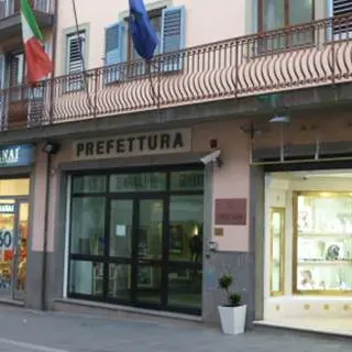 Vibo unita per difendere la Prefettura VIDEO