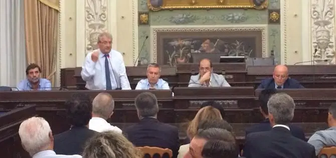 Dall'assemblea regionale del Pd Magorno e Oliverio contro Scura e Urbani VIDEO