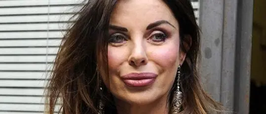 Alba Parietti: « La mia carriera limitata dalla mia passione per la politica»