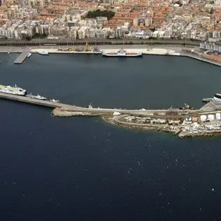 Le acque del Porto Reggio Calabria fortemente inquinate: la denuncia di Italia Nostra