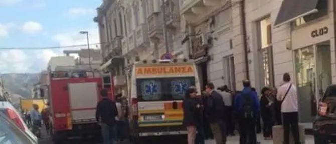 Tragedia a Reggio Calabria, giovane si impicca all'interno del suo negozio