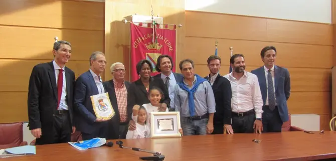 Lamezia: il Consiglio comunale premia la giovanissima cantante italo-dominicana Maria CrapisVIDEO