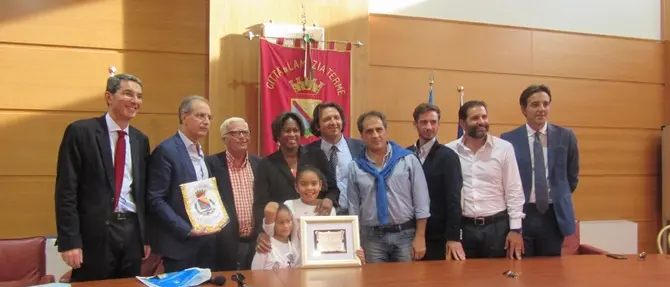 Lamezia: il Consiglio comunale premia la giovanissima cantante italo-dominicana Maria CrapisVIDEO