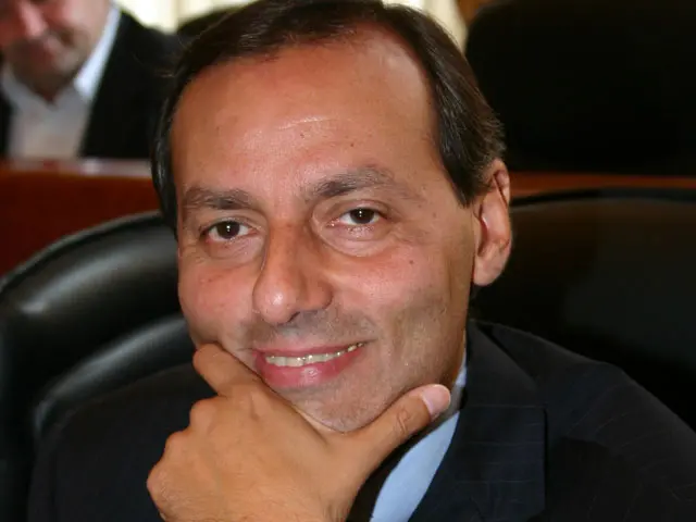 Il consigliere regionale Battaglia (Pd) ha incontrato amministratore della Caronte