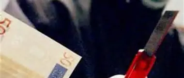 RAPINA IN BANCA A ROGLIANO, IN MANETTE UNO DEI DUE PRESUNTI LADRI