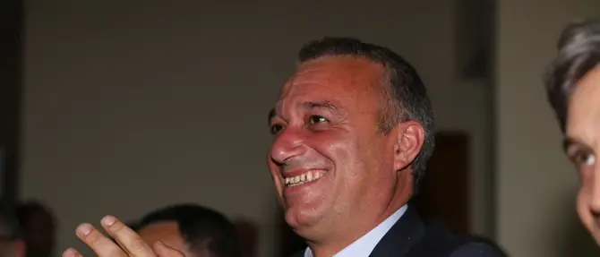 Salerno: 'Santelli si dimetta, intervenga il Presidente Berlusconi'