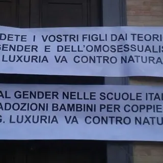 'Diritti oltre il genere’, al Tropea Festival la protesta di Fn: ‘Il Sig. Luxuria va contro natura’ VIDEO