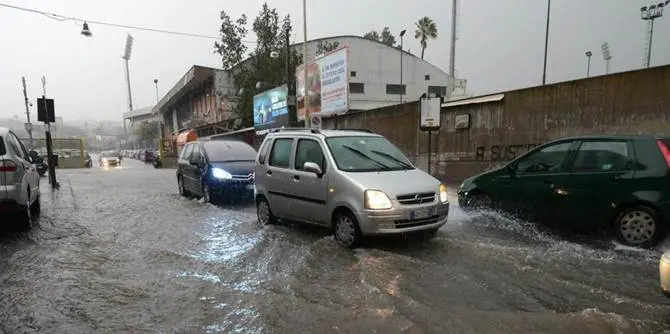 Maltempo, forte pioggia e nebbia in tutta la regione