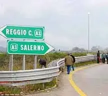 AUTOSTRADA KILLER: TRE MORTI E ALTRETTANTI FERITI IN UN INCIDENTE TRA GLI SVINCOLI DI SERRE E VIBO