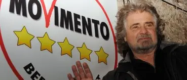 M5S, GRILLO DETTA LE REGOLE: NESSUNA ALLEANZA E VOTO ON LINE PER LA SCELTA DEI CANDIDATI