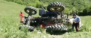 NICOTERA: SI RIBALTA IL TRATTORE. MUORE AGRICOLTORE