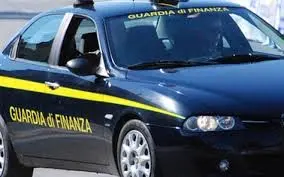 PRENDI UNO PAGHI MILLE: GIRO DI VITE DELLA GUARDIA DI FINANZA, 8 ARRESTI NEL REGGINO