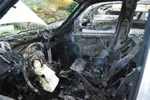 DUE AUTO IN FIAMME A MILETO E SAN COSTANTINO CALABRO