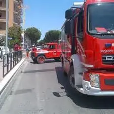 INCIDENTE STRADALE A RENDE, AUTO SI RIBALTA IN PIENO CENTRO. MUORE 30ENNE