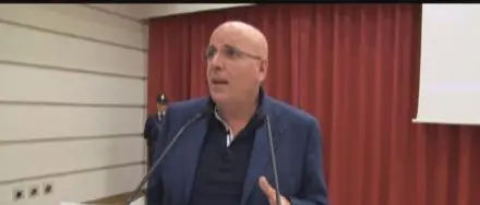 REGIONALI, VERSO LE PRIMARIE: OLIVERIO SI PRENDE IL PD E MAGORNO TRABALLA