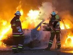 PARGHELIA, INCENDIATE LE AUTO DEGLI OSPITI DI UNA STRUTTURA RICETTIVA