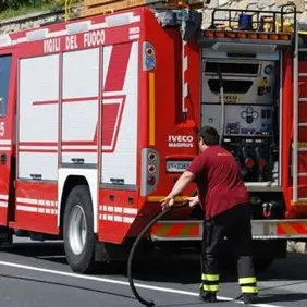 LAMEZIA: IN FIAMME IMPIANTO PER LO SMALTIMENTO DEI RIFIUTI