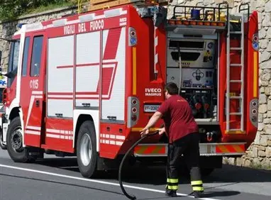 LAMEZIA: IN FIAMME IMPIANTO PER LO SMALTIMENTO DEI RIFIUTI