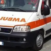 DONNA TRAVOLTA DA UN'AUTO PIRATA E SALVATA DA UN MEDICO FUORI SERVIZIO