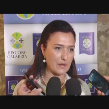 AEROPORTI: IL PRIMO SETTEMBRE PRIMO VOLO RYANAIR DA CROTONE. “DATA STORICA” PER LA PRESIDENTE STASI