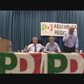 IL PARTITO DEMOCRATICO RICERCA L'UNITA'. LOTTI 'CONTRADDICE' RENZI: ' SI VOTI IL 26 OTTOBRE'.