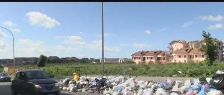 VIBO: CAOS RIFIUTI, PERIFERIE ANCORA INVASE DALL'IMMONDIZIA