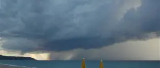 BALNEARI E IMPRENDITORI TURISTICI IN GINOCCHIO: 'STAGIONE 2014 DA DIMENTICARE'