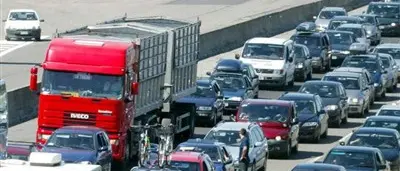 ESTATE: RECORD DI VEICOLI IN TRANSITO SULL’ A/3 SALERNO REGGIO CALABRIA. UN MILIONE DI VEICOLI HANNO PERCORSO L’AUTOSTRADA