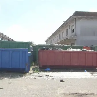 BLITZ DEI NAS A VIBO VALENTIA: CHIUSI GLI EX MERCATI GENERALI TRASFORMATI IN DISCARICA