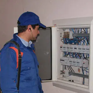 FURTO DI ENERGIA ELETTRICA: IN MANETTE TITOLARE CANTIERE NAUTICO