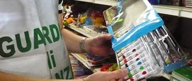 LAMEZIA, SEQUESTRATI ARTICOLI SCOLASTICI PERICOLOSI DESTINATI ALLA VENDITA