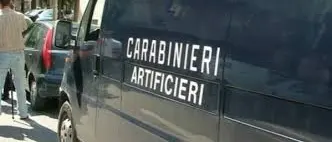 Vibo, ordigno bellico scoperto e fatto brilla