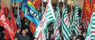 Cisl e Uil annunciano mobilitazione generale del precariato calabrese. Mercoledì tutti in piazza