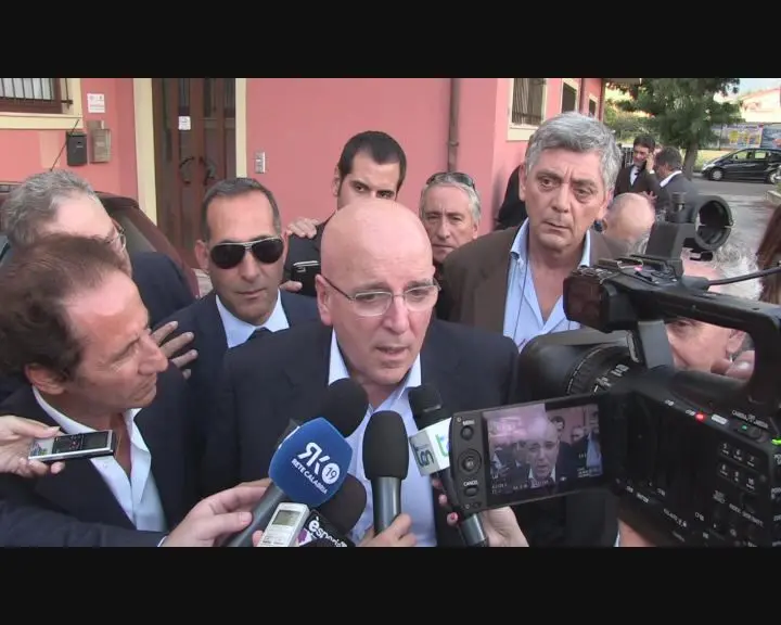 REGIONALI/ Mario Oliverio inaugura la sede a Lamezia e punta a disarticolare il centrodestra