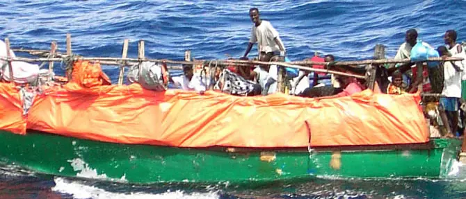 Immigrazione: sbarco a Vibo Valentia, fermato un presunto scafista