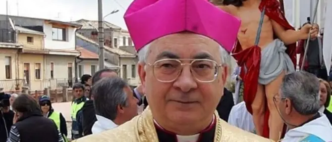 Mons. Renzo: 'La Chiesa deve convertire chi sbaglia'