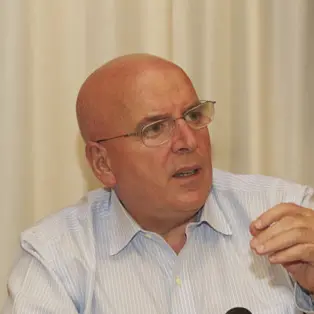 Le liste del centrosinistra: a Catanzaro confermato l'uscente Ciconte. 'Tagliati' Principe e Naccari Carlizzi