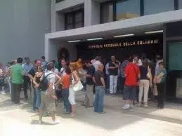CALABRIA IT, I LAVORATORI: «CI HANNO PRESO IN GIRO»