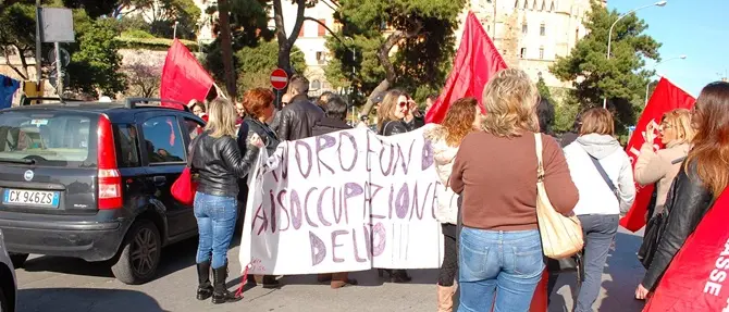 Precari Calabria: incontro in Prefettura a Catanzaro. Via i blocchi