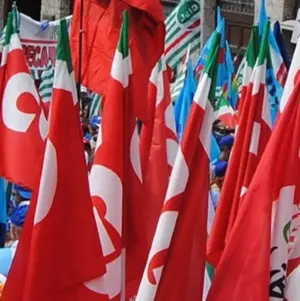 Precari in sit-in contro il governo Renzi, nonostante il maltempo