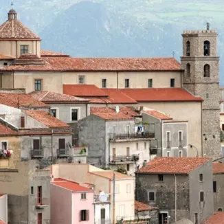 Scoppia bombola di gas: muoiono madre e figlio