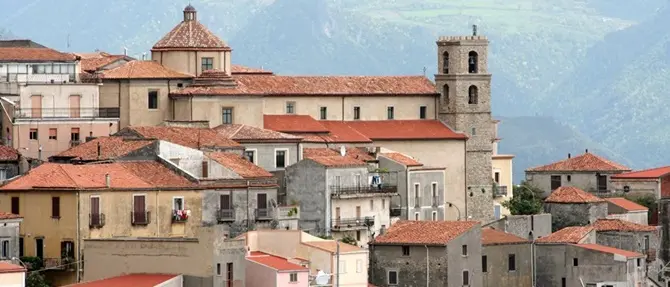 Scoppia bombola di gas: muoiono madre e figlio