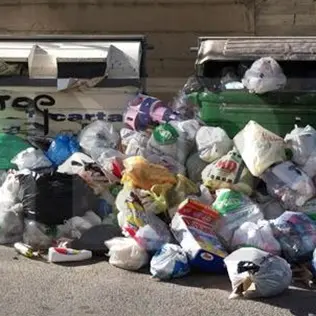 Ancora emergenza rifiuti in Calabria