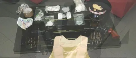 Armi e droga: un arresto eseguito dai Carabinieri a Cosenza