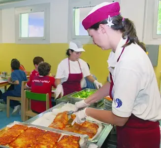 Castrovillari, rubano generi alimentari dalla mensa scolastica, arrestati