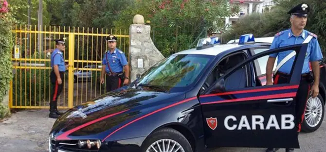 Corigliano: ruba auto, subito fermato e arrestato dai Carabinieri