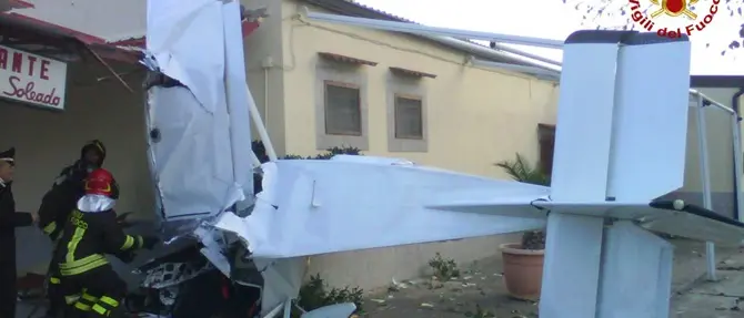 Aereo biposto precipita a Cirò, un morto