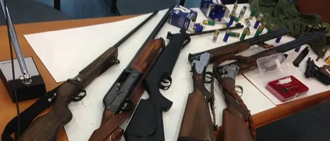 Catanzaro: sequestrato arsenale, arrestati padre e figlio