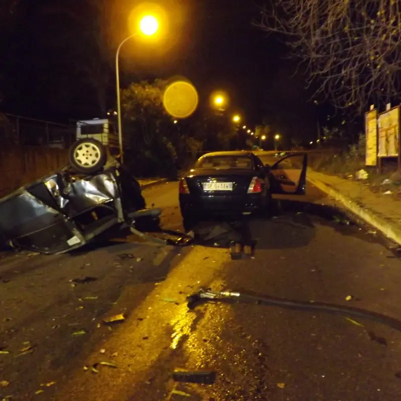 Vibo: scontro tra due auto, muore un 34enne