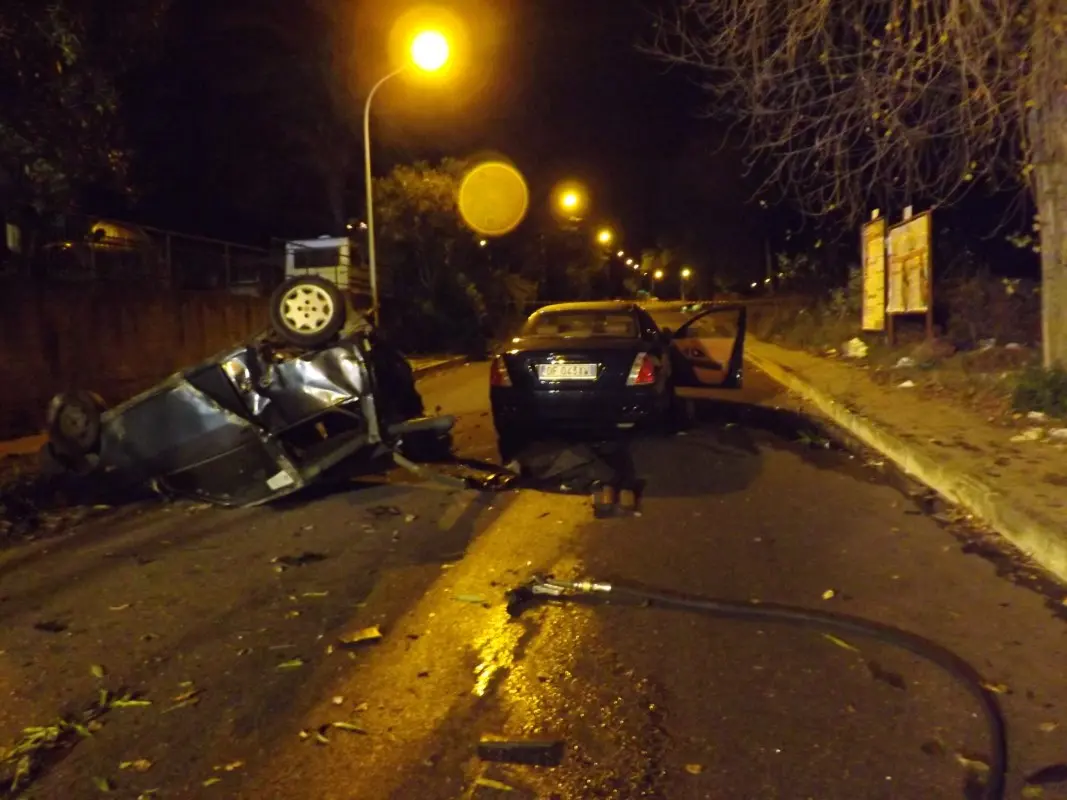 Vibo: scontro tra due auto, muore un 34enne